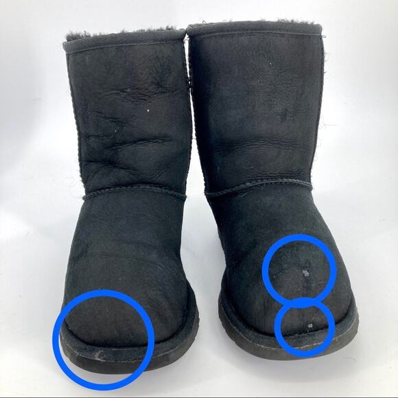 UGG Women's 6 Classic Black Short Boots Sheepskin Shearling - Picture 6 of 7